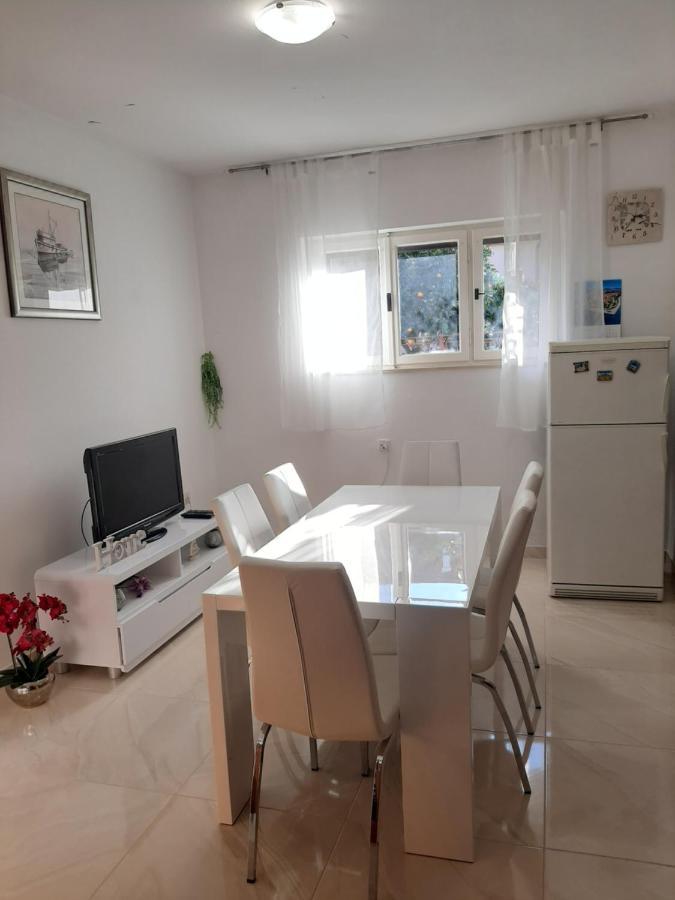 Giovanna - Spacious Lovely Apartment ซูเปตาร์ ภายนอก รูปภาพ