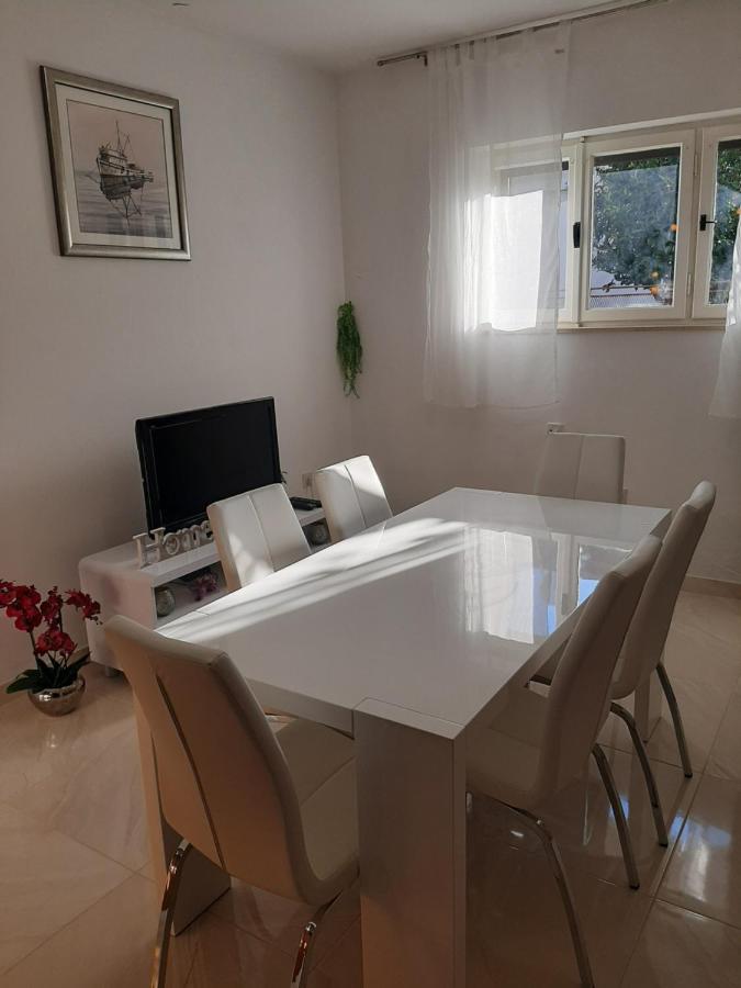 Giovanna - Spacious Lovely Apartment ซูเปตาร์ ภายนอก รูปภาพ